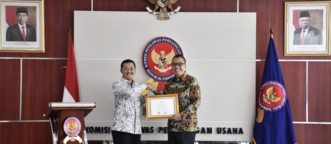 KPPU Serahkan Penetapan Kepatuhan Persaingan Usaha kepada PT Angkasa Pura I